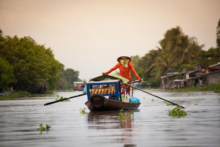 Tận dụng 